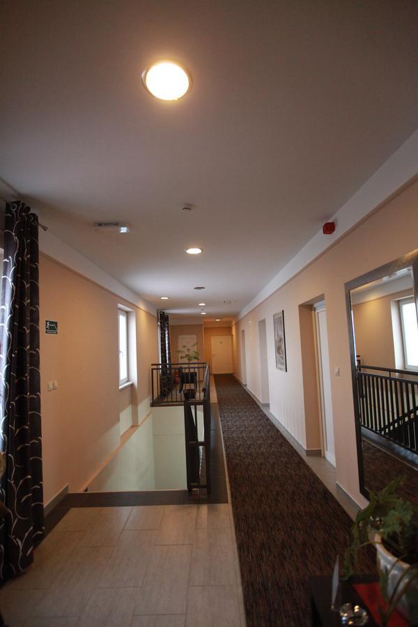 Hotel Petrijevci Bizovac Exterior foto